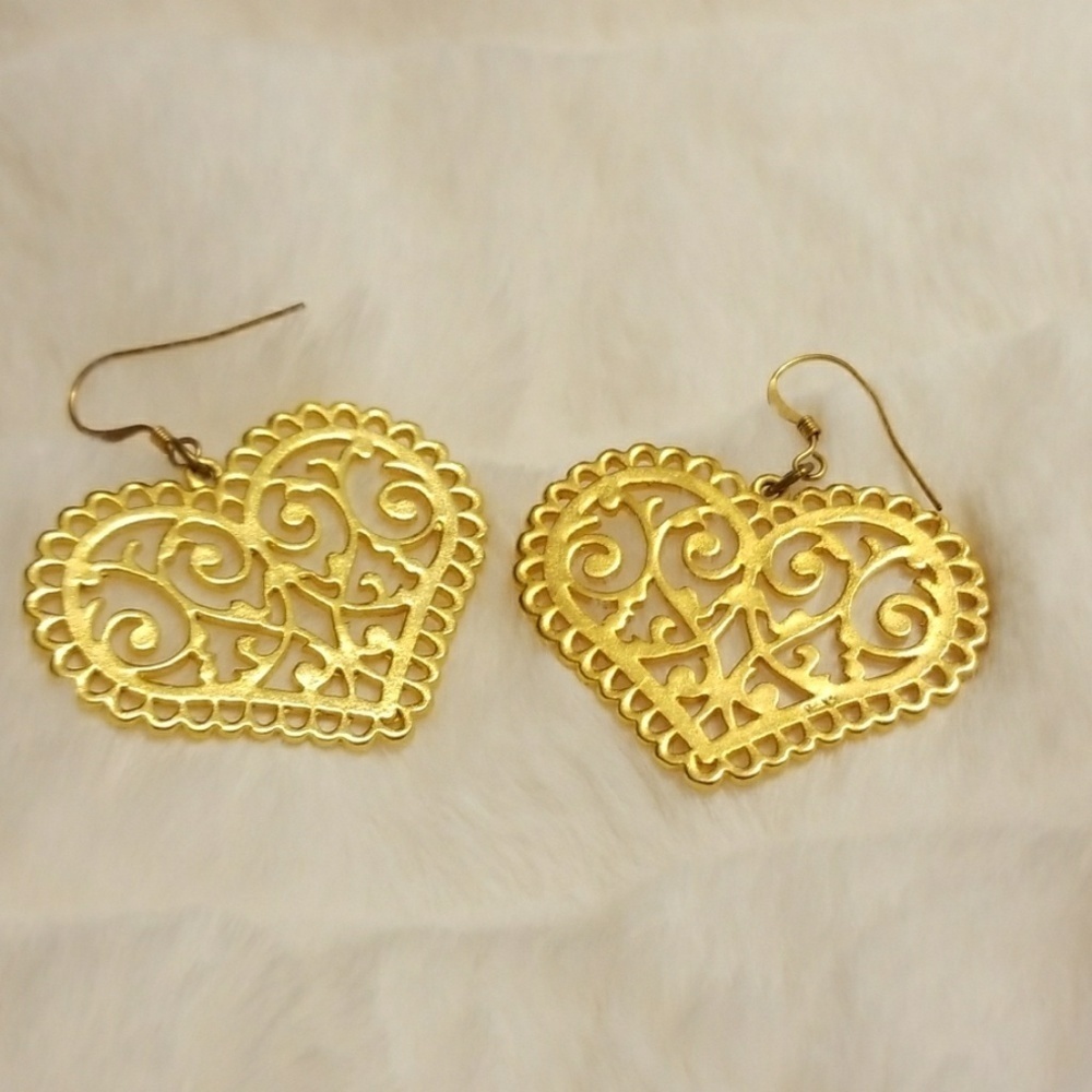 FOXY ORIGINALS // gold filigree sweetheart earring